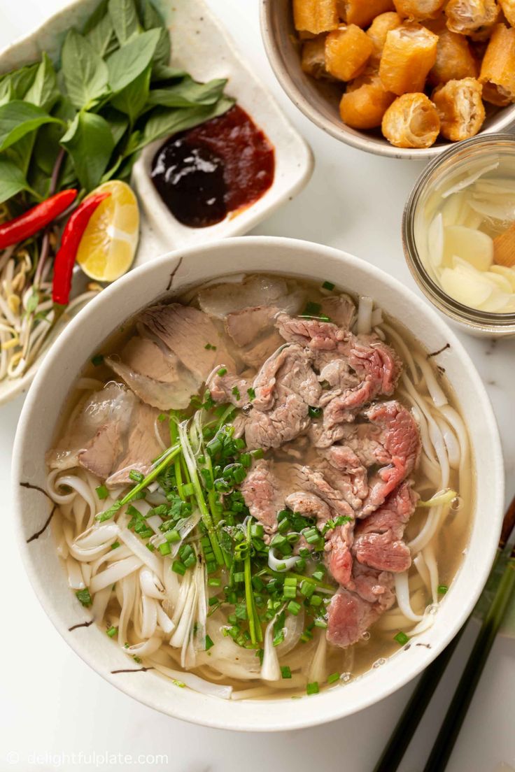 PHỞ TÁI